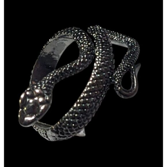 Gothic Gunmetal Tone Textured Snake Ring Size 5 1/2 - Picture 8 of 14
